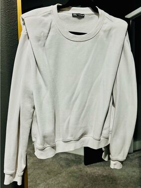 Zara Ivory Crewneck Sweatshirt